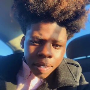 Meet your Posher, Deondre